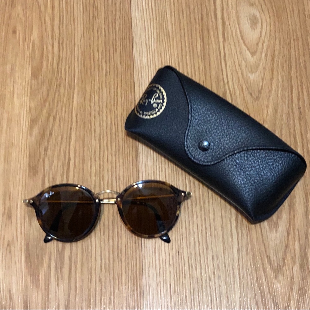 Sunglasses/ Ray Ban